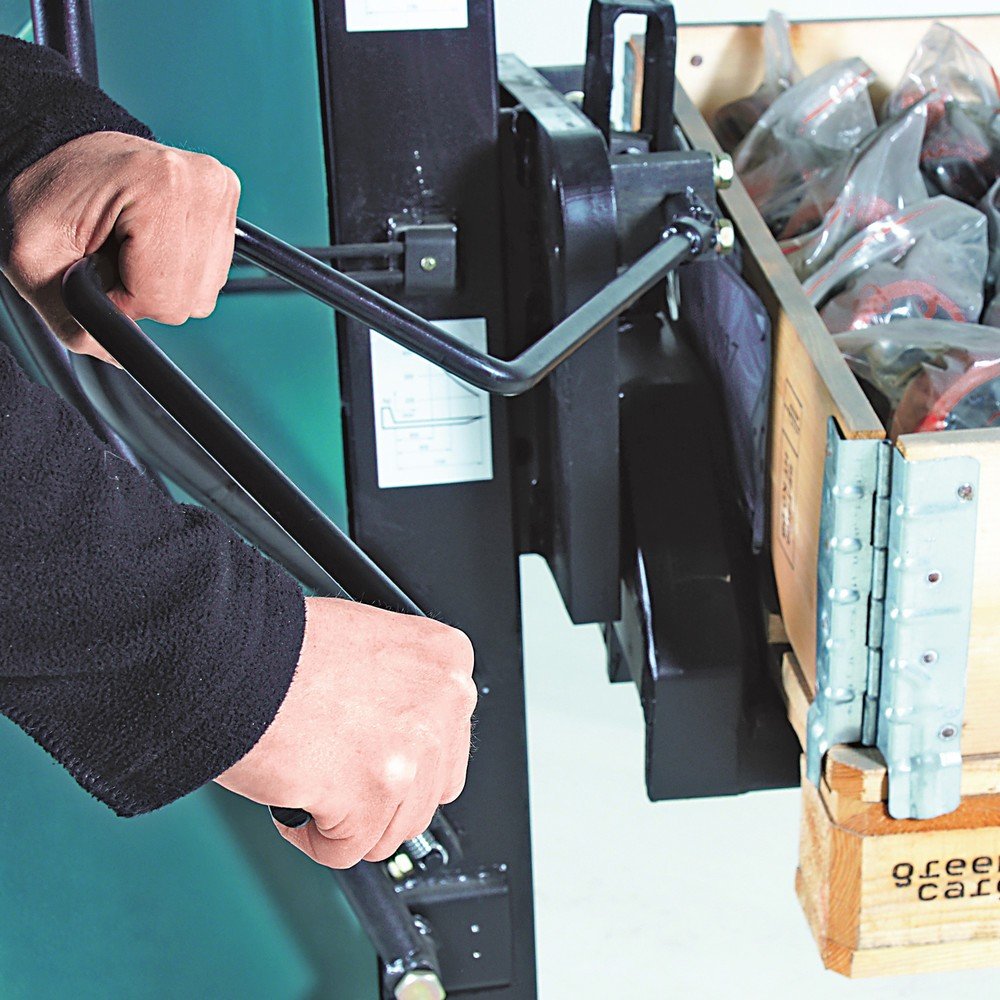 Elektrischer Palettenheber mit Schwenkfunktion – Tragkraft 800 kg – Hubhöhe 900 mm – Schwenkbereich ±40° – Bild 2